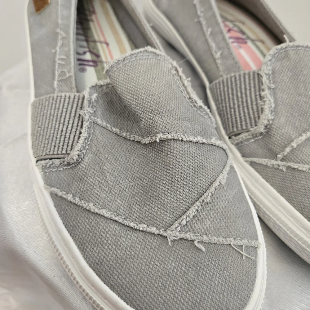 Blowfish Women's Gray Canvas Slip-on Size 8 - Picture 2 of 5